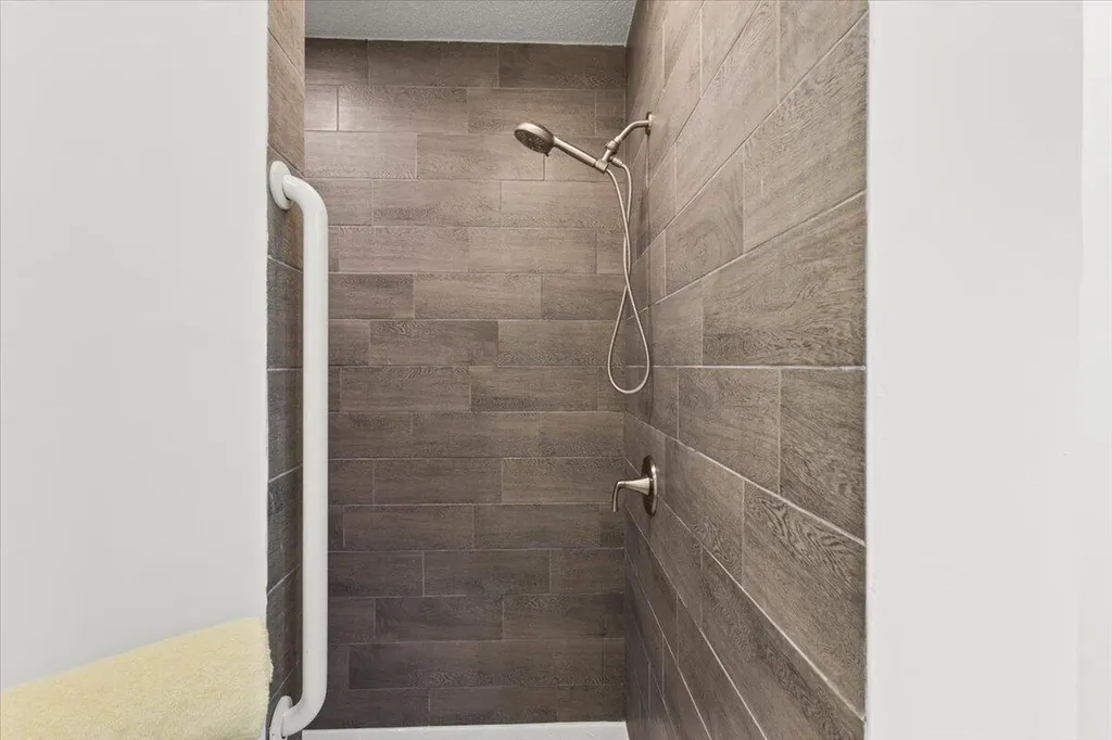 2350 NW 105th Terrace Coral Springs FL 33065
