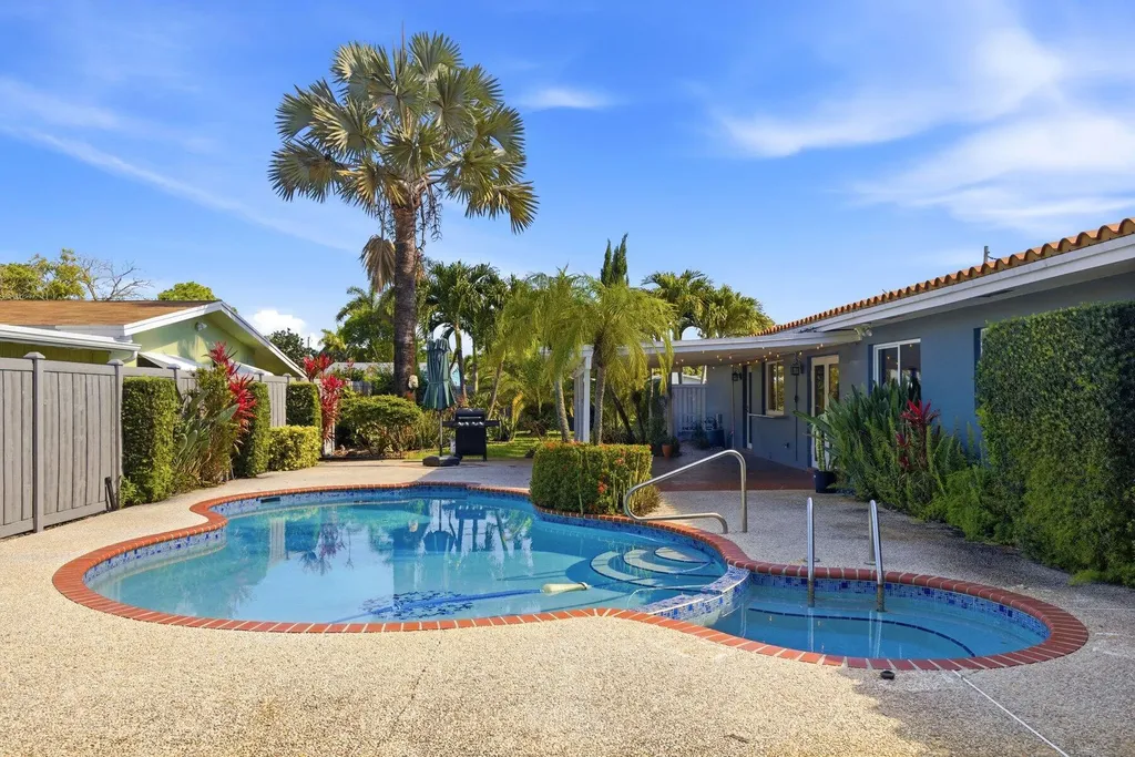 3381 NE 8th Avenue Oakland Park FL 33334