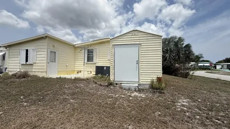 7089 SE Bluebird Circle Hobe Sound FL 33455