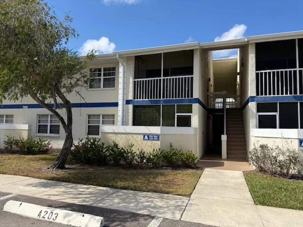 1500 SE Royal Green Circle Port St Lucie FL 34952