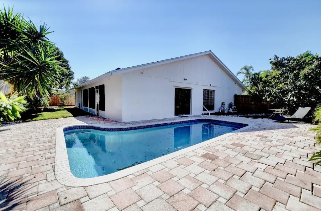 17768 Maplewood Drive Boca Raton FL 33487