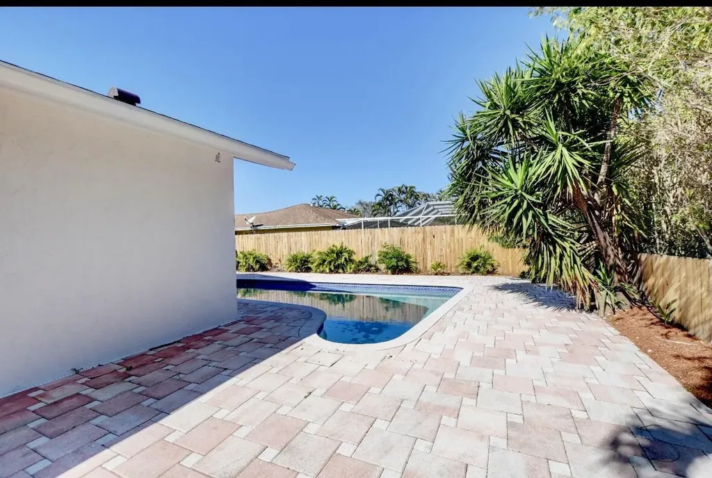 17768 Maplewood Drive Boca Raton FL 33487