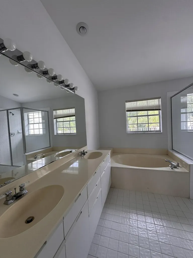 10291 N Andover Coach Lane Wellington FL 33449