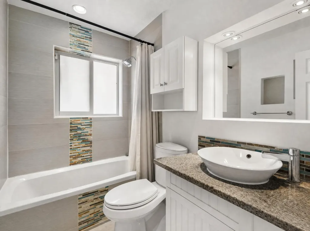 330 SE 10th Street Pompano Beach FL 33060