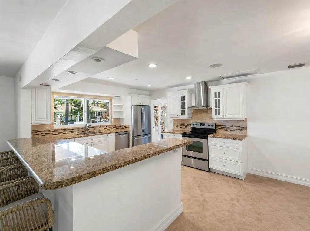 330 SE 10th Street Pompano Beach FL 33060
