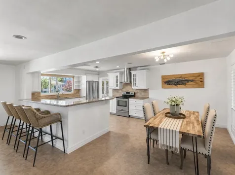 330 SE 10th Street Pompano Beach FL 33060