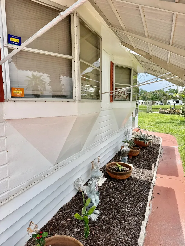 19 Rio Verde Way Port St Lucie FL 34952