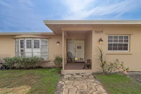 1009 NE 18th Street Belle Glade FL 33430