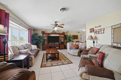 1009 NE 18th Street Belle Glade FL 33430