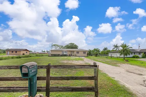1009 NE 18th Street Belle Glade FL 33430