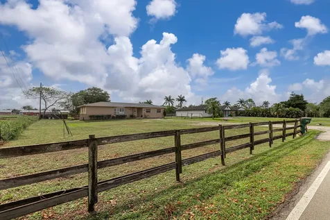 1009 NE 18th Street Belle Glade FL 33430