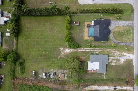 1009 NE 18th Street Belle Glade FL 33430