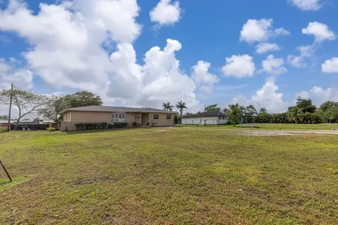 1009 NE 18th Street Belle Glade FL 33430