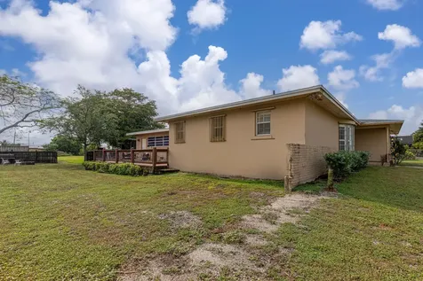 1009 NE 18th Street Belle Glade FL 33430