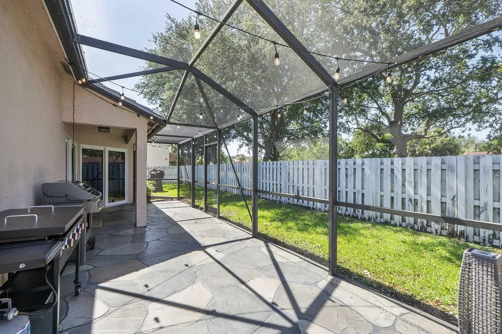 9800 NW 9th Court Plantation FL 33324