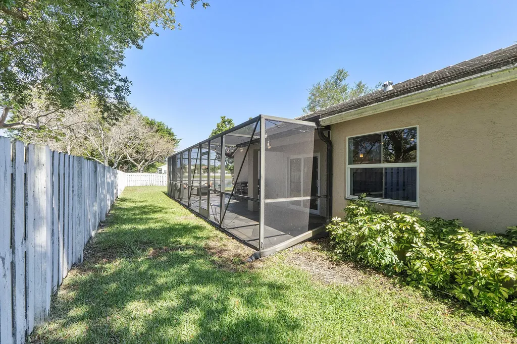 9800 NW 9th Court Plantation FL 33324