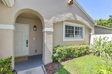 9800 NW 9th Court Plantation FL 33324