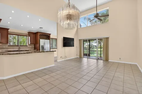 7364 Pinewalk Drive S Margate FL 33063