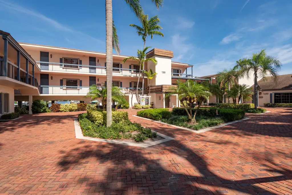1200 S Federal Highway Boynton Beach FL 33435