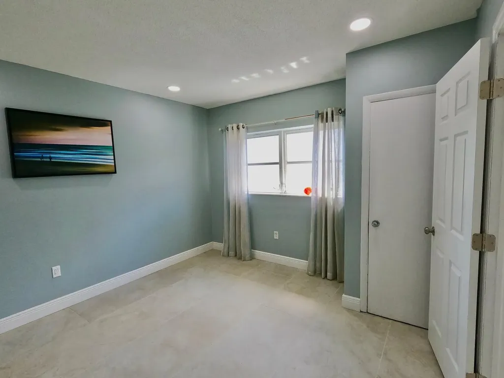 382 E Royal Palm Road Boca Raton FL 33432