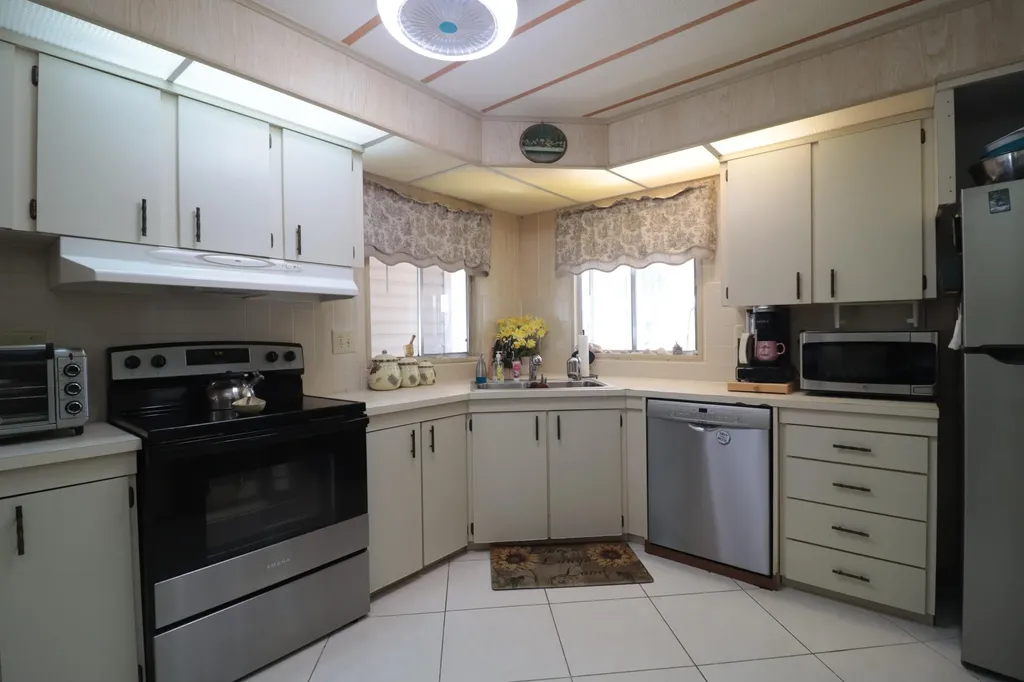 48002 Jaruco Bay Boynton Beach FL 33436