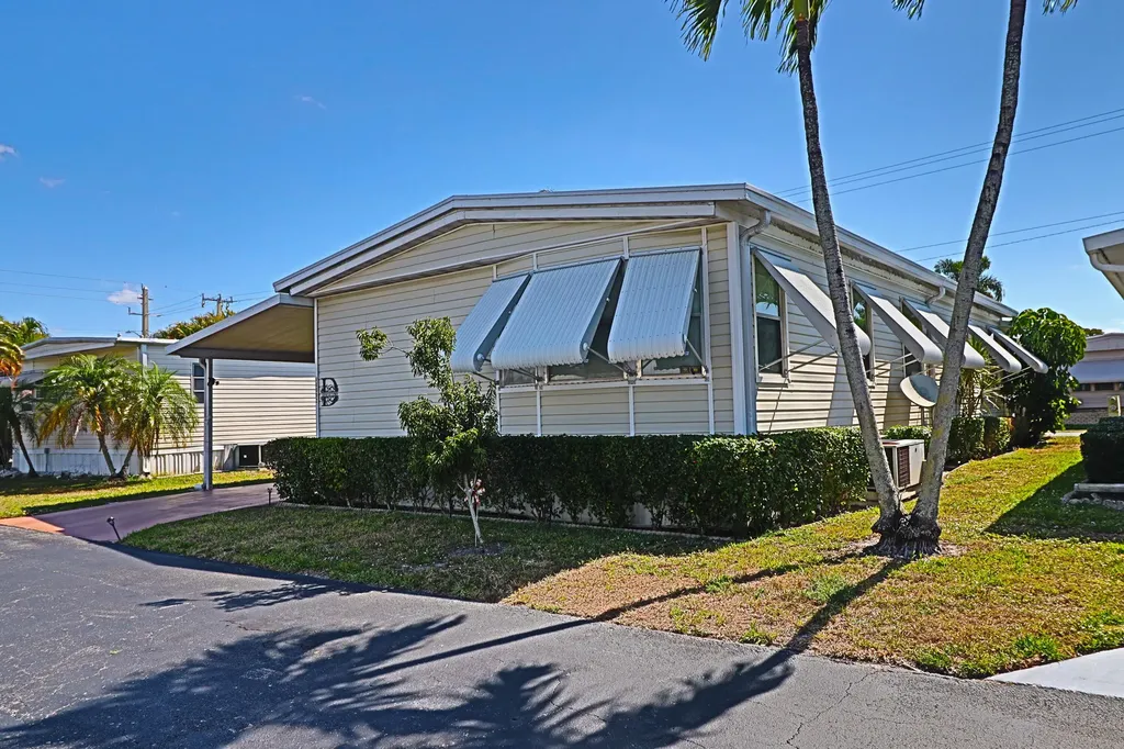 48002 Jaruco Bay Boynton Beach FL 33436