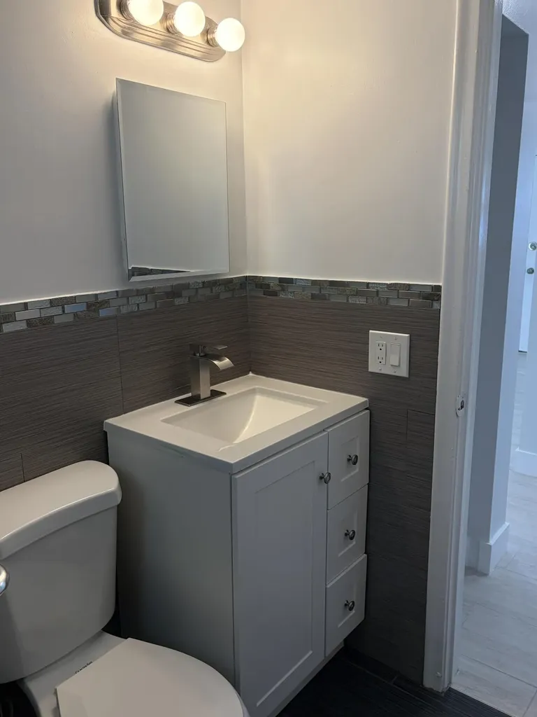 2812 Duke Lane Delray Beach FL 33445