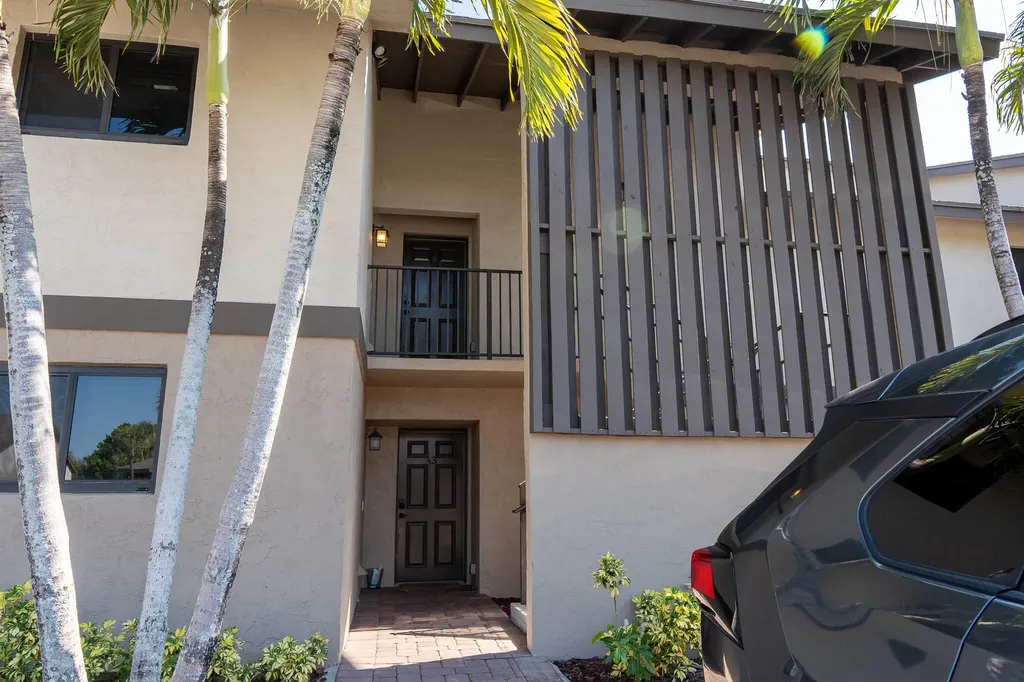1665 Cabot Lane Wellington FL 33414