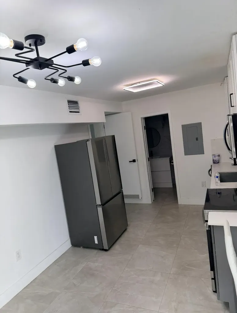 911 79th Terrace Miami Beach FL 33141