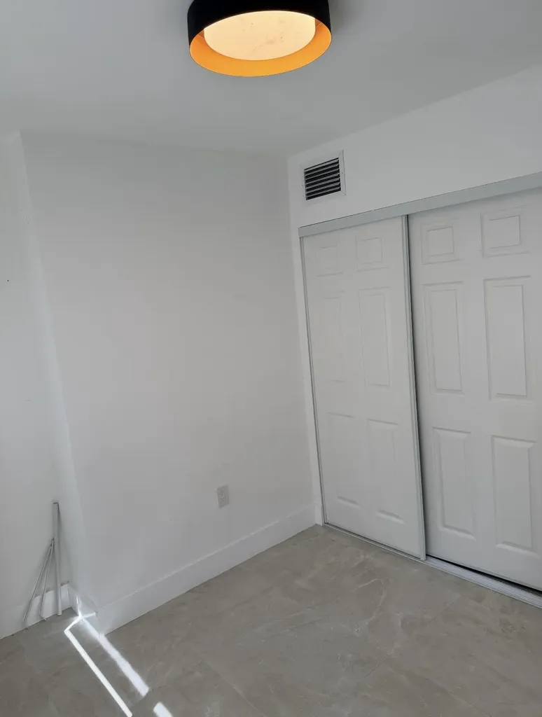 911 79th Terrace Miami Beach FL 33141