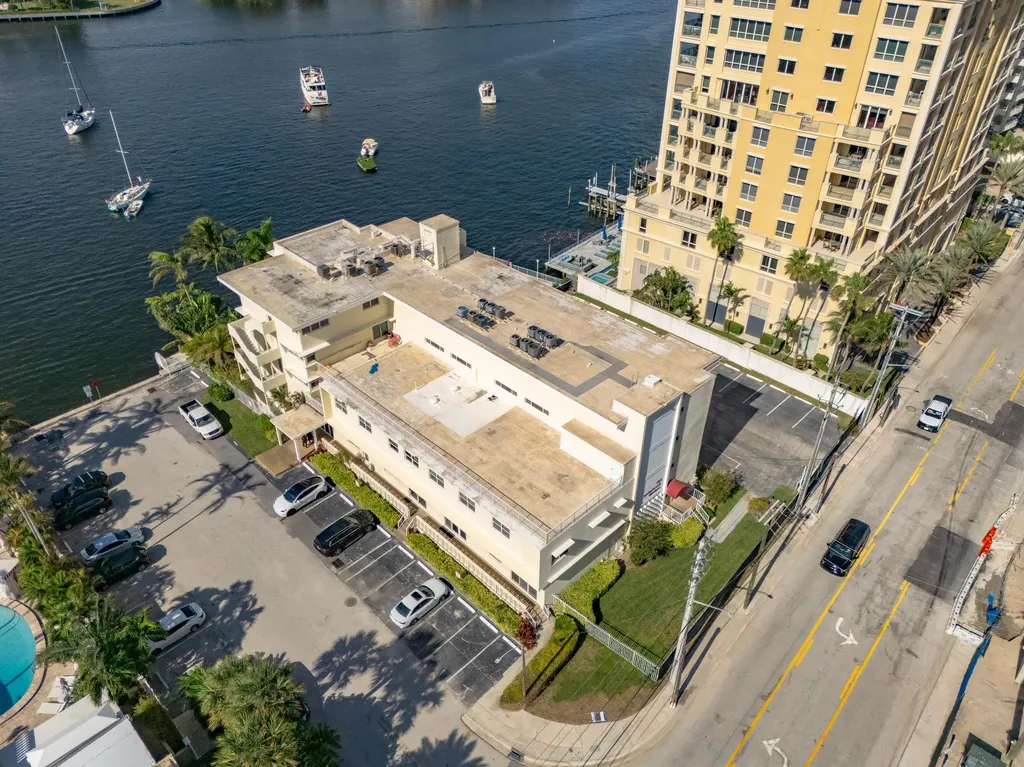125 N Birch Road Fort Lauderdale FL