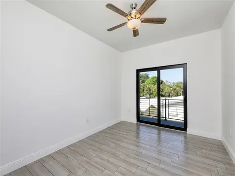 102 NW 41st Street Oakland Park FL 33309
