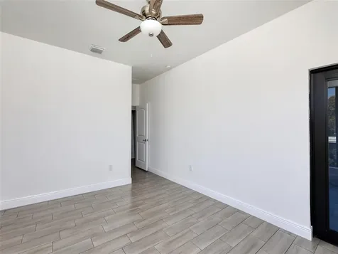 102 NW 41st Street Oakland Park FL 33309