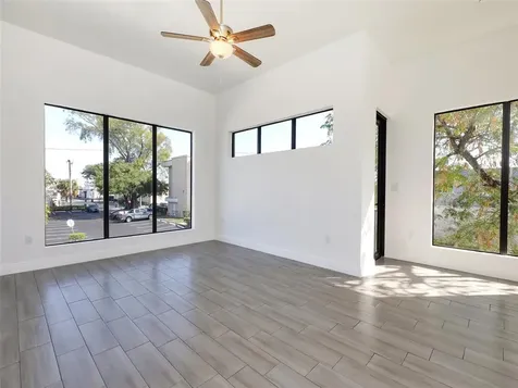 102 NW 41st Street Oakland Park FL 33309