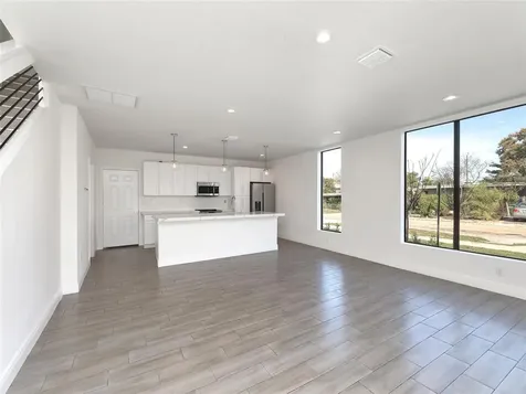 102 NW 41st Street Oakland Park FL 33309