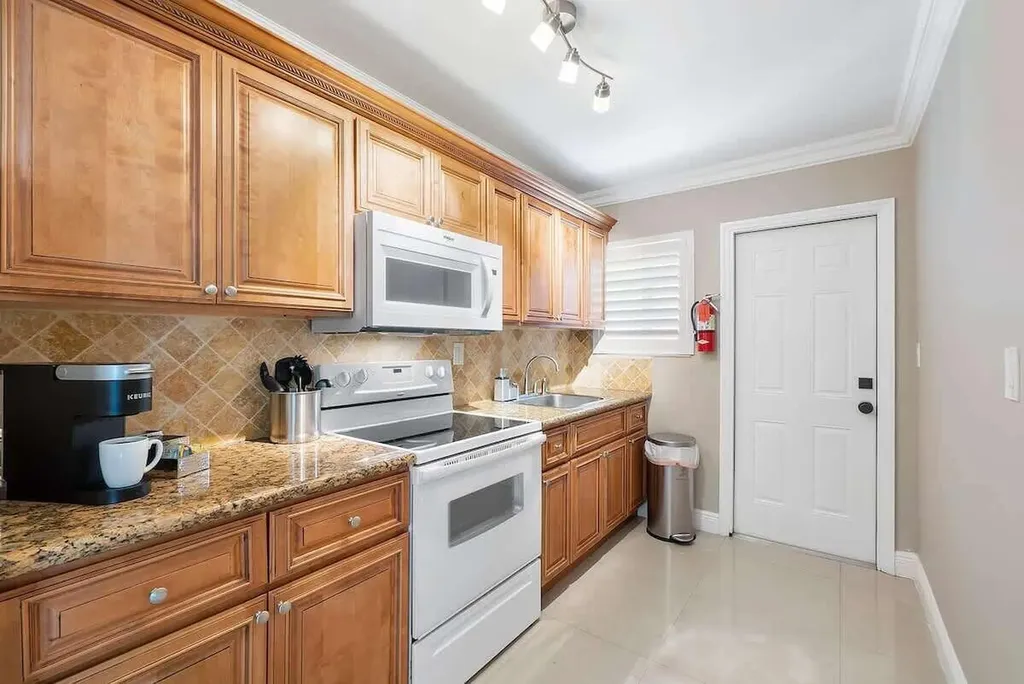1039 N Victoria Park Road Fort Lauderdale FL 33304