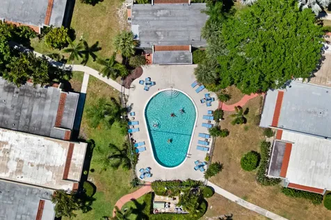 153 SE 7th Street Deerfield Beach FL 33441
