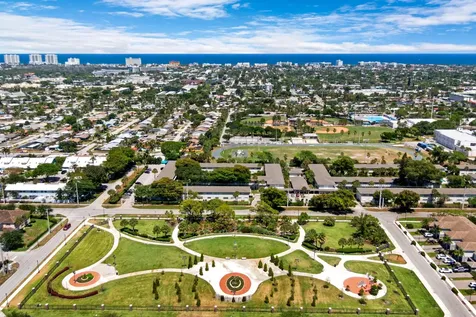 153 SE 7th Street Deerfield Beach FL 33441