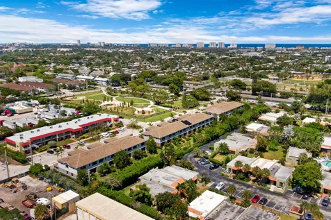 153 SE 7th Street Deerfield Beach FL 33441