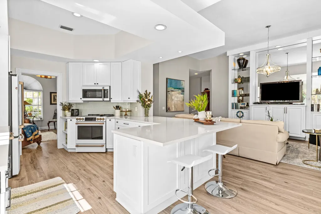 4983 Garden Drive Delray Beach FL 33445