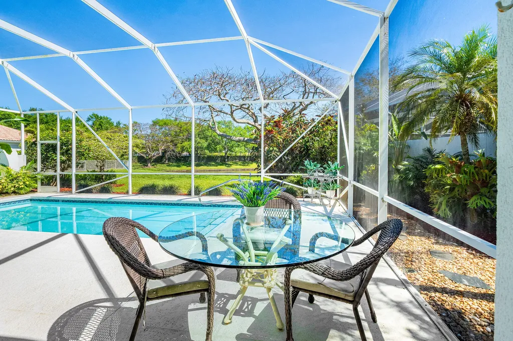 4983 Garden Drive Delray Beach FL 33445