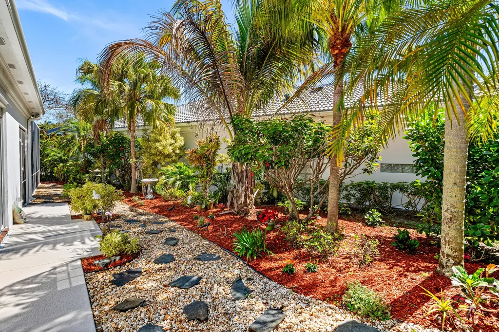 4983 Garden Drive Delray Beach FL 33445