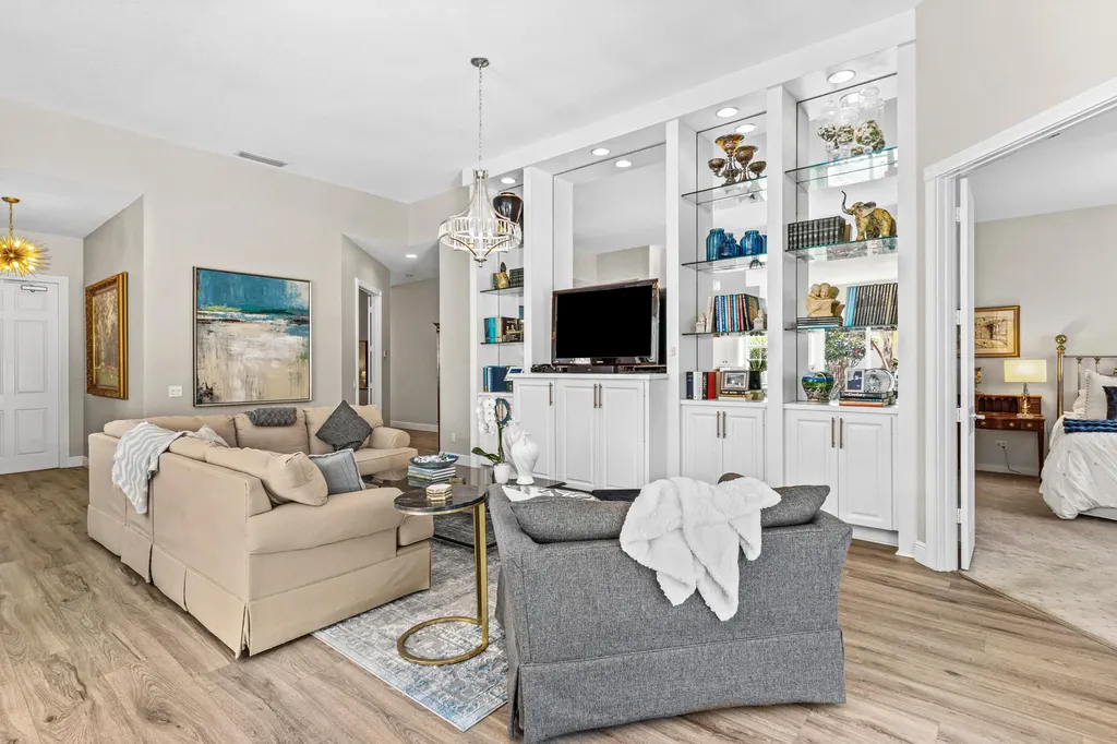 4983 Garden Drive Delray Beach FL 33445