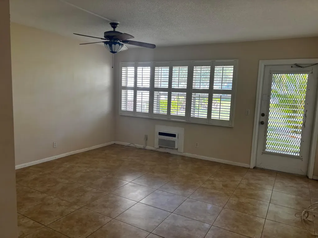 284 Windsor M West Palm Beach FL 33417