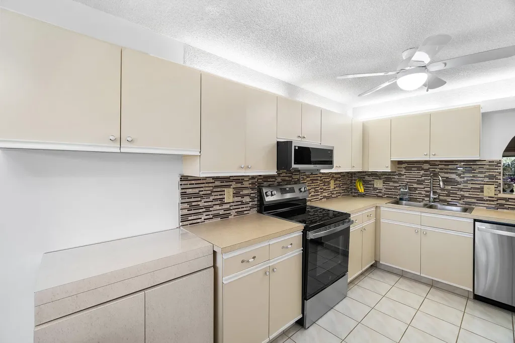10110 Cedar Point Boulevard Boynton Beach FL 33437