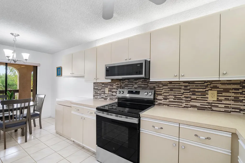 10110 Cedar Point Boulevard Boynton Beach FL 33437