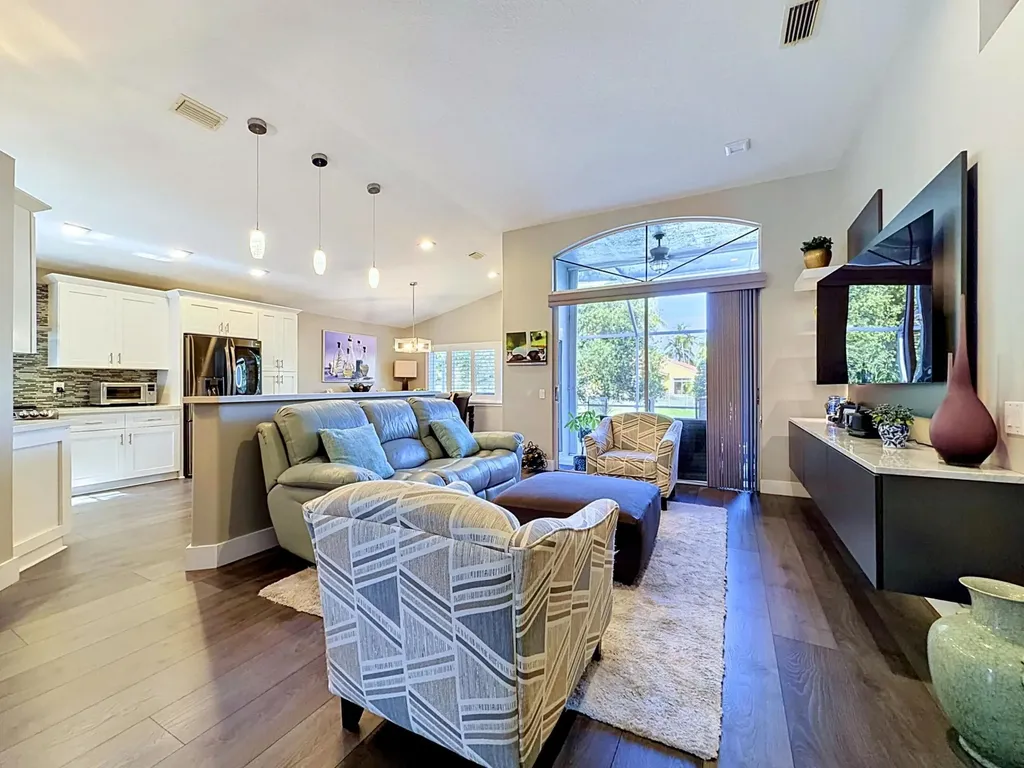 333 NW 45th Terrace Deerfield Beach FL 33442