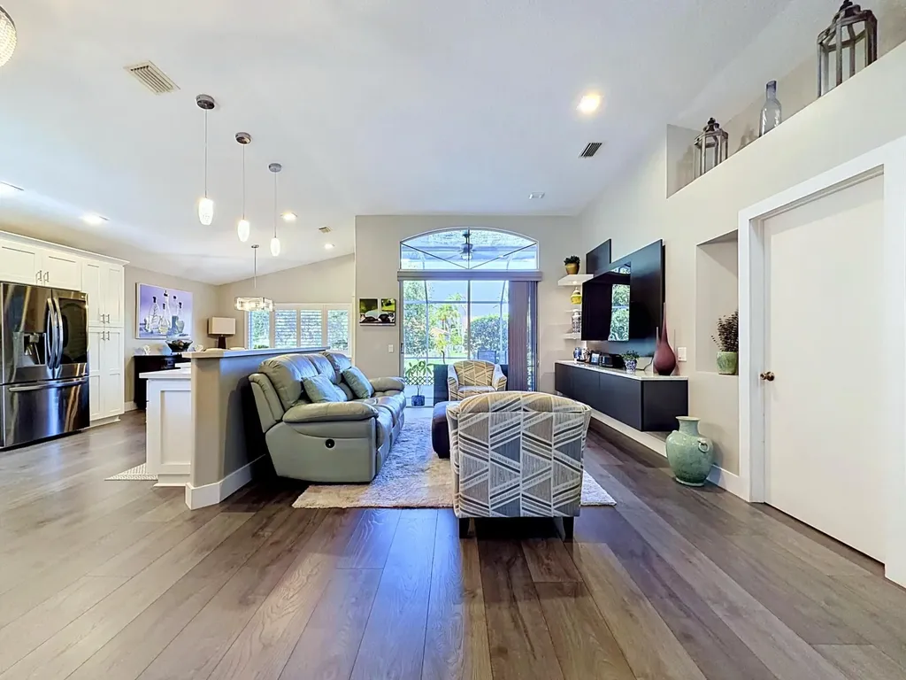 333 NW 45th Terrace Deerfield Beach FL 33442