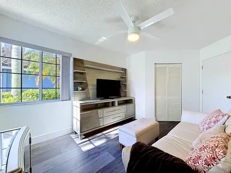333 NW 45th Terrace Deerfield Beach FL 33442