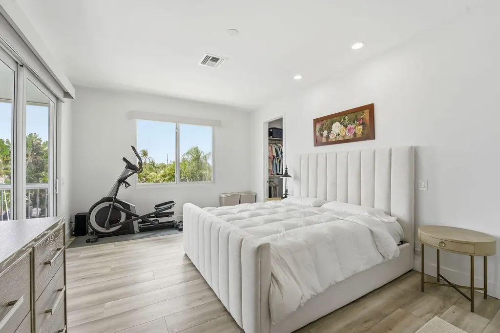 120 SE 12th Court Pompano Beach FL 33060